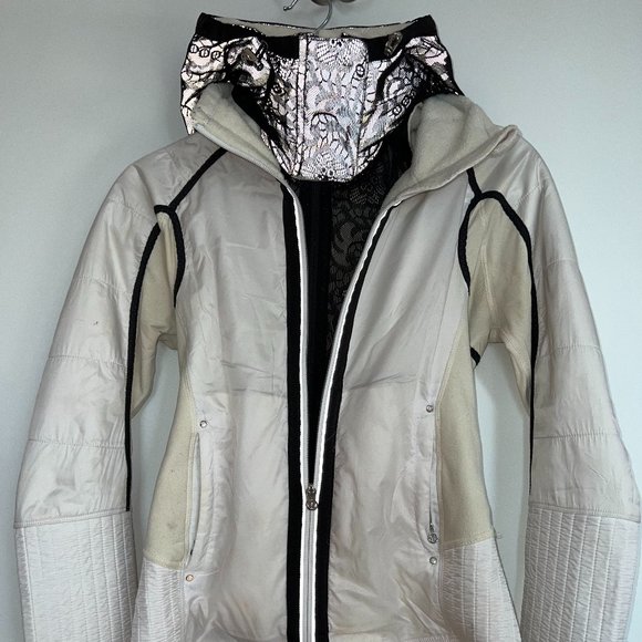 Vintage lululemon holiday collection Running Jacket - Picture 2 of 16